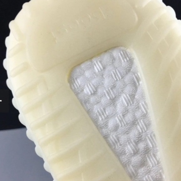 Authentic Yeezys - Picture 4 of 4